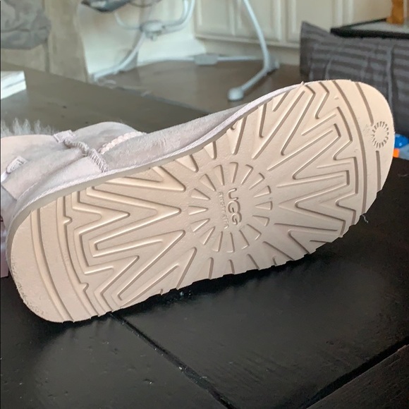 Women’s size 6 light purple Ugg boots! - Picture 4 of 7